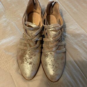 Seychelles, size 9 1/2, gold bootie